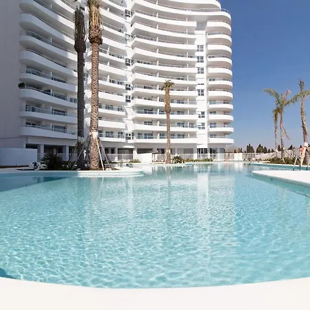Global Properties, Moderno Con Terraza En Gran Canet