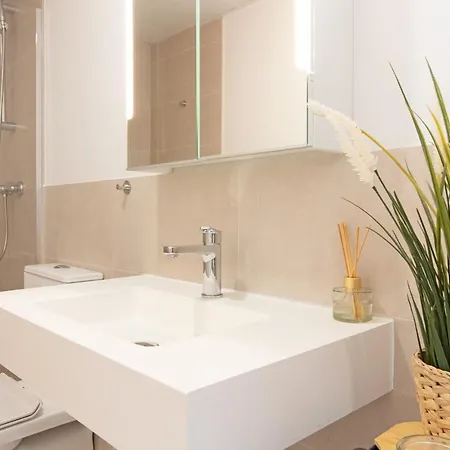 Global Properties, Moderno Con Terraza En Gran Canet Apartment *