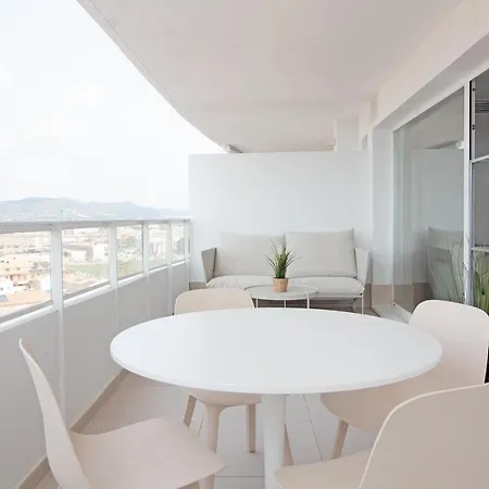 Global Properties, Moderno Con Terraza En Gran Canet Apartment